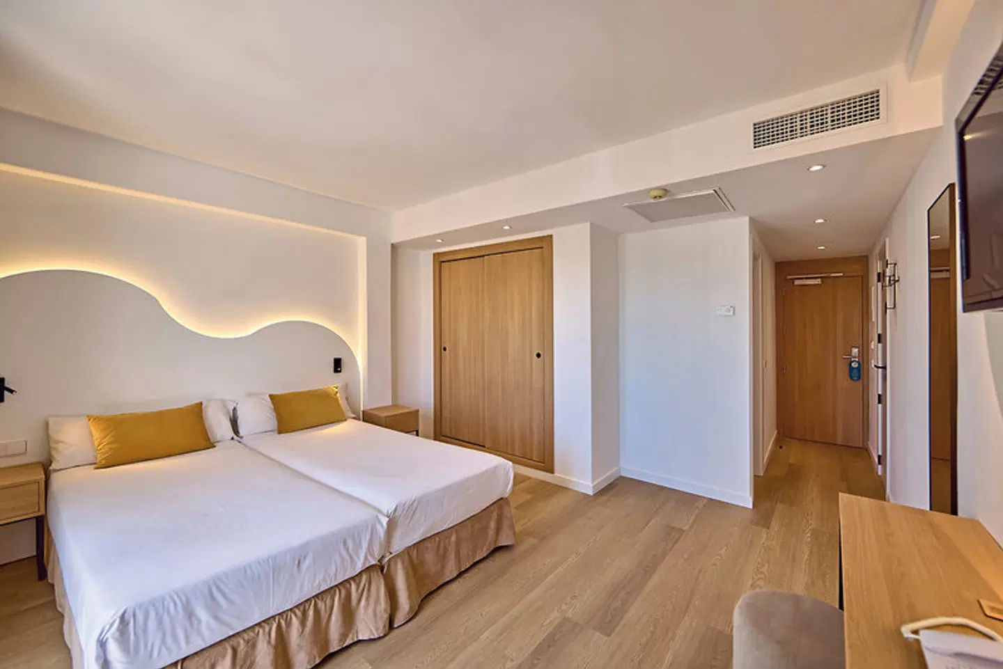 Universal Hotel Bikini ROOM_EXAMPLE