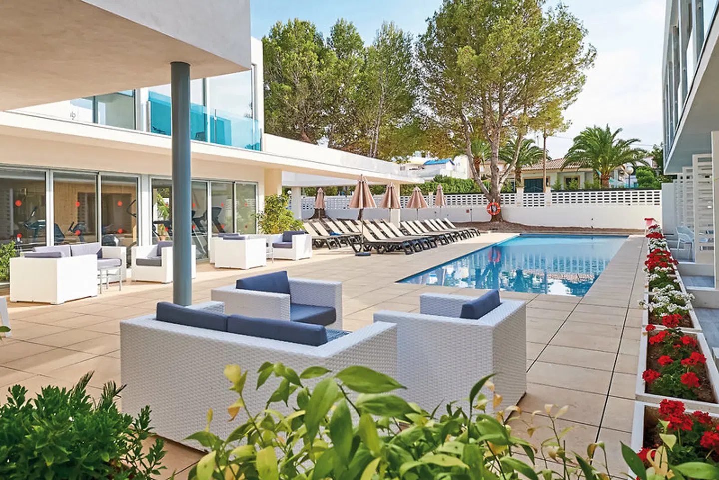 Moré OUTDOOR_POOL