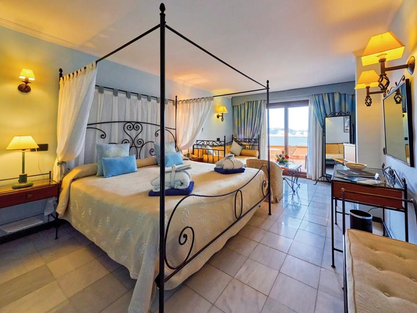 Petit Cala Fornells ROOM_EXAMPLE