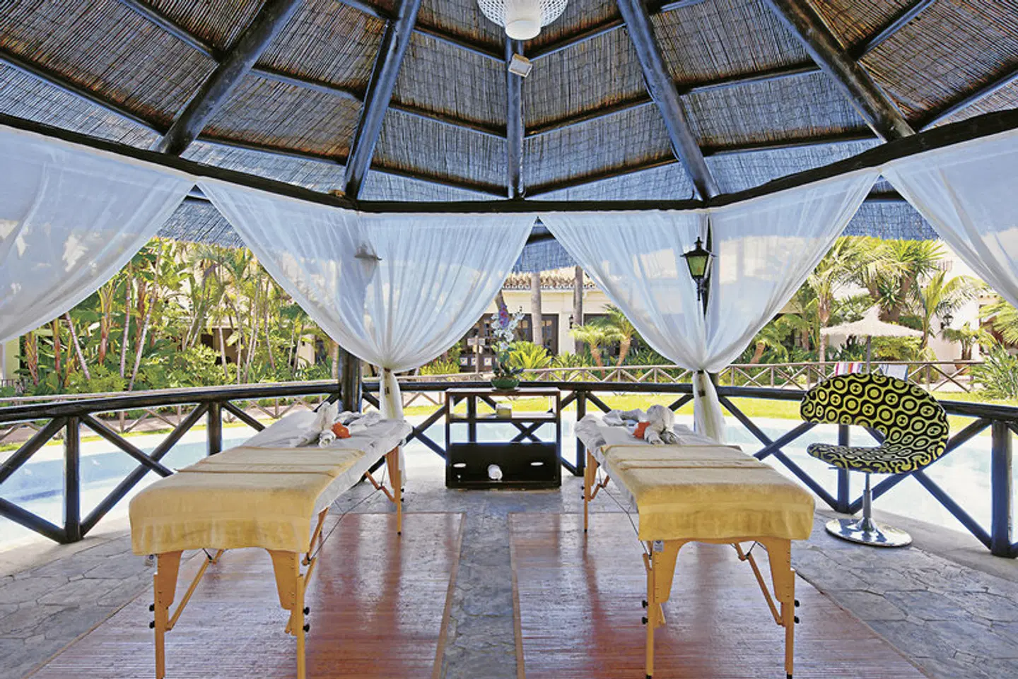 BlueBay Banús Terrasse