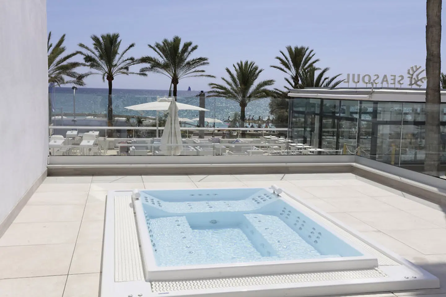 Iberostar Waves Bahía de Palma OUTDOOR_POOL