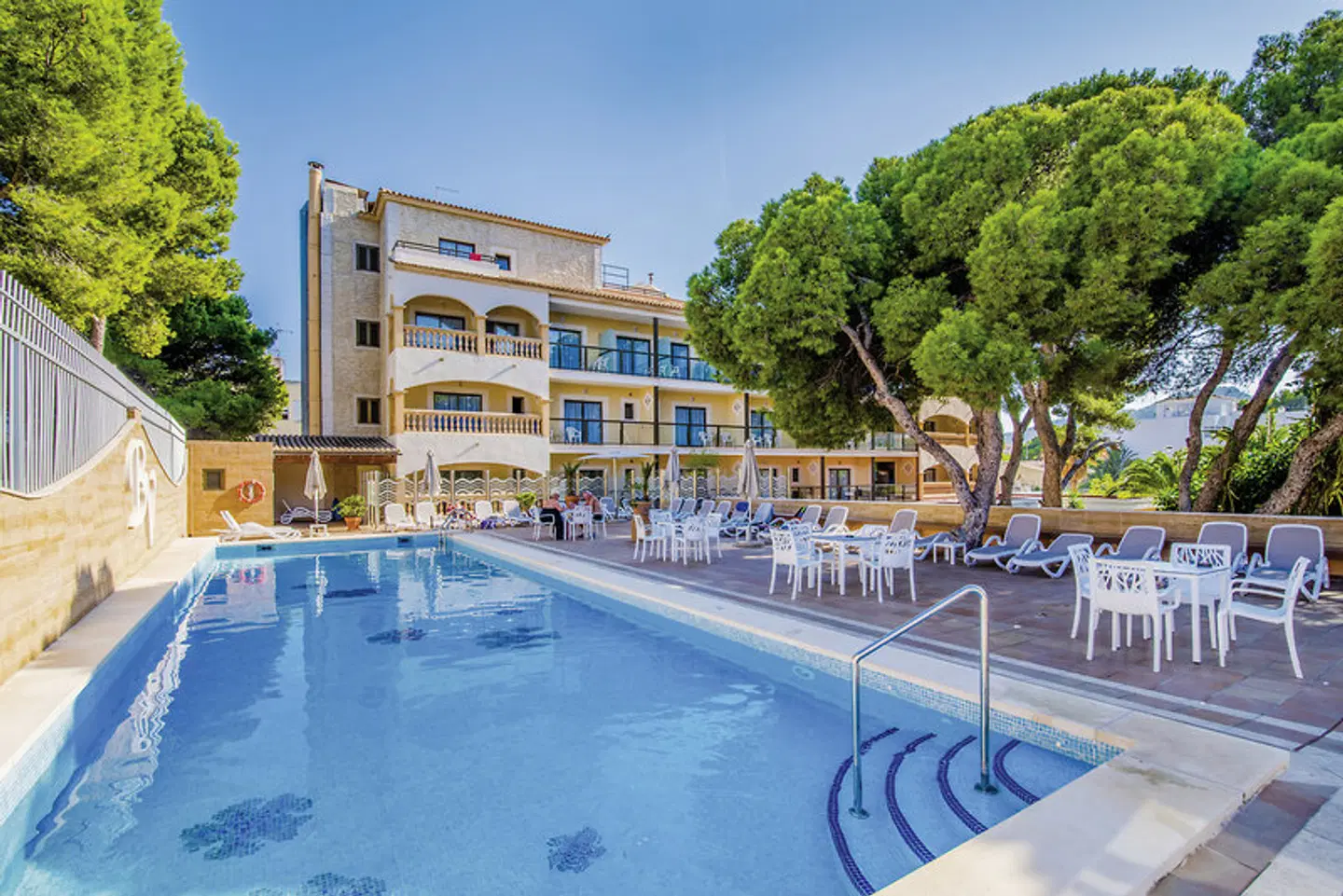 Baviera OUTDOOR_POOL