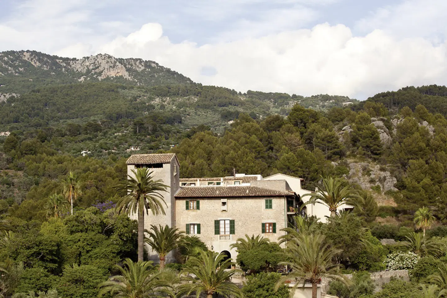 Es Port EXTERIOR
