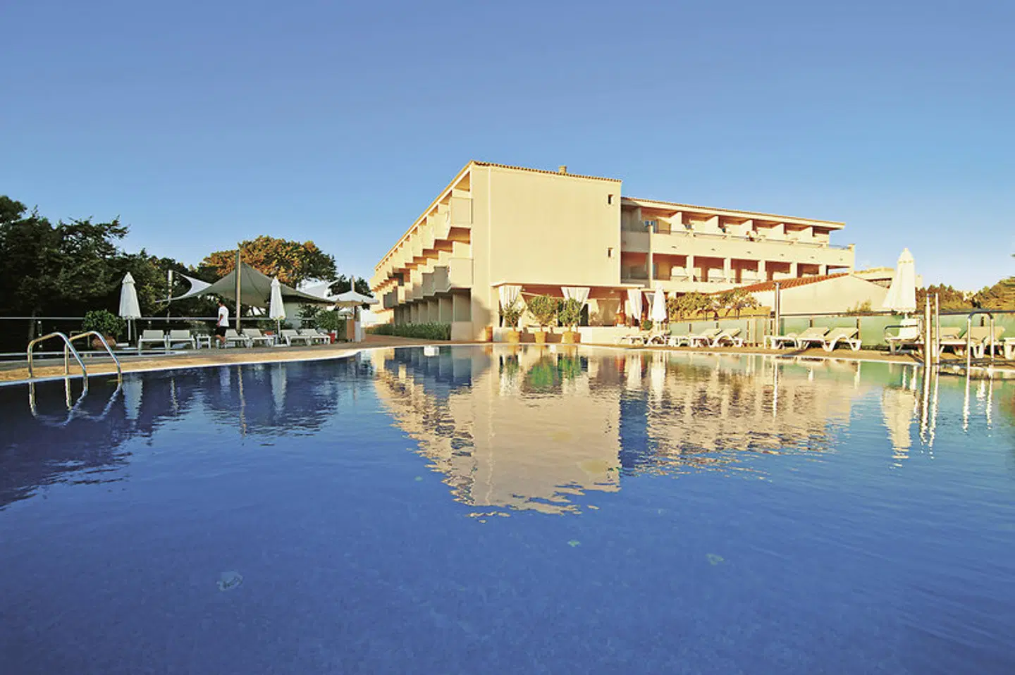 Tahiti EXTERIOR