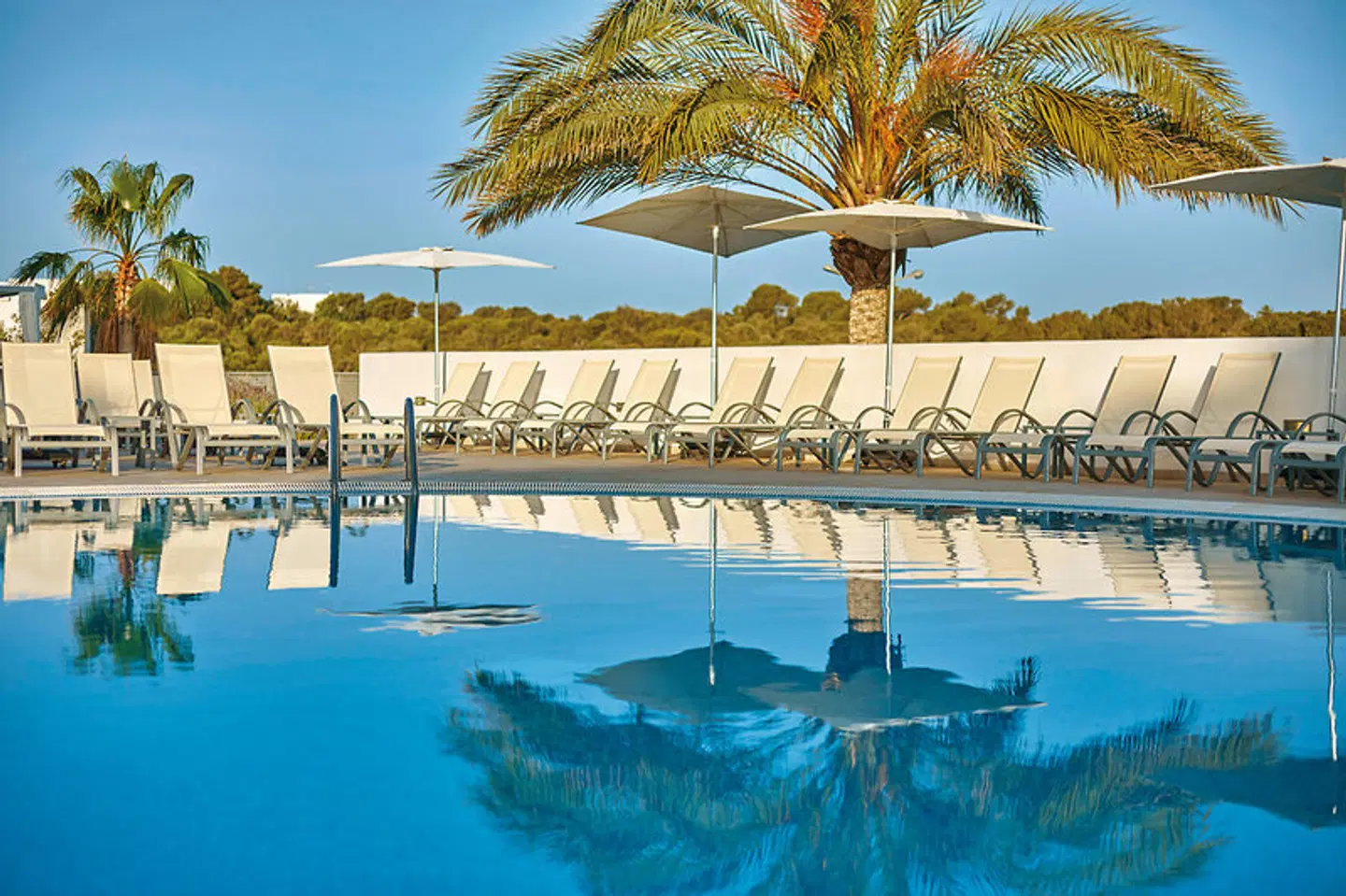 Monsuau Cala d'Or OUTDOOR_POOL