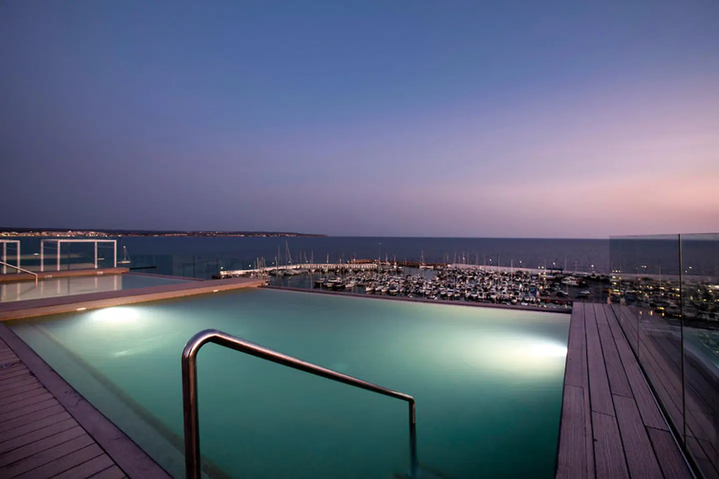Las Arenas OUTDOOR_POOL
