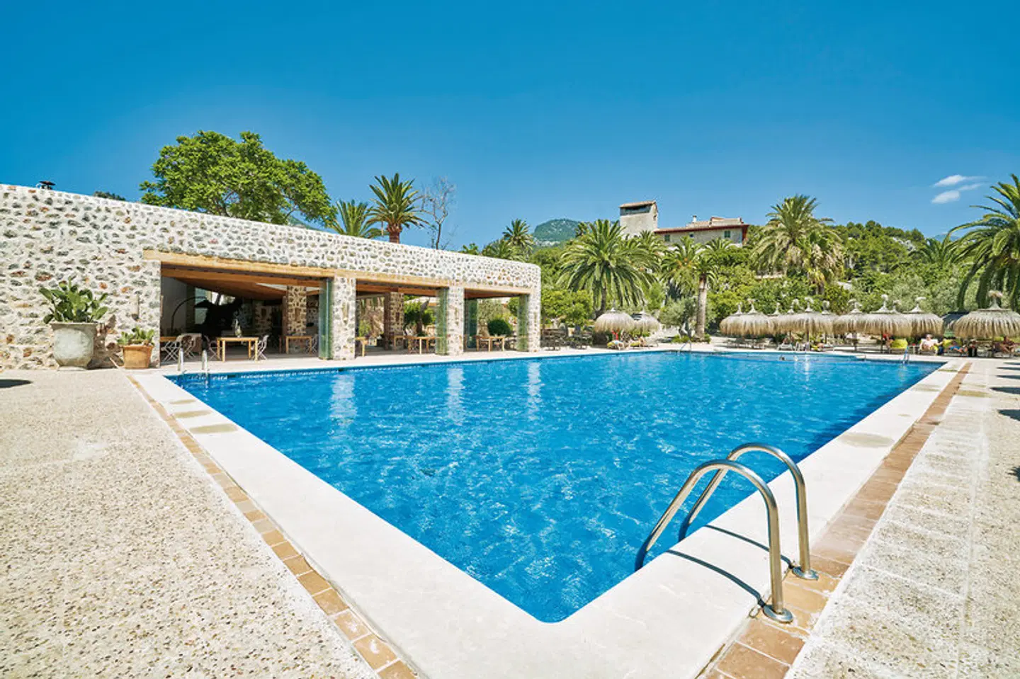 Es Port OUTDOOR_POOL
