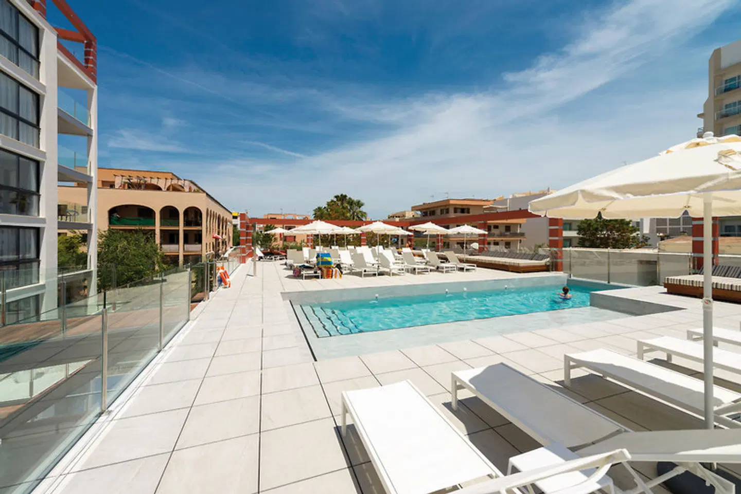 Kyrat Amàrac Suites OUTDOOR_POOL