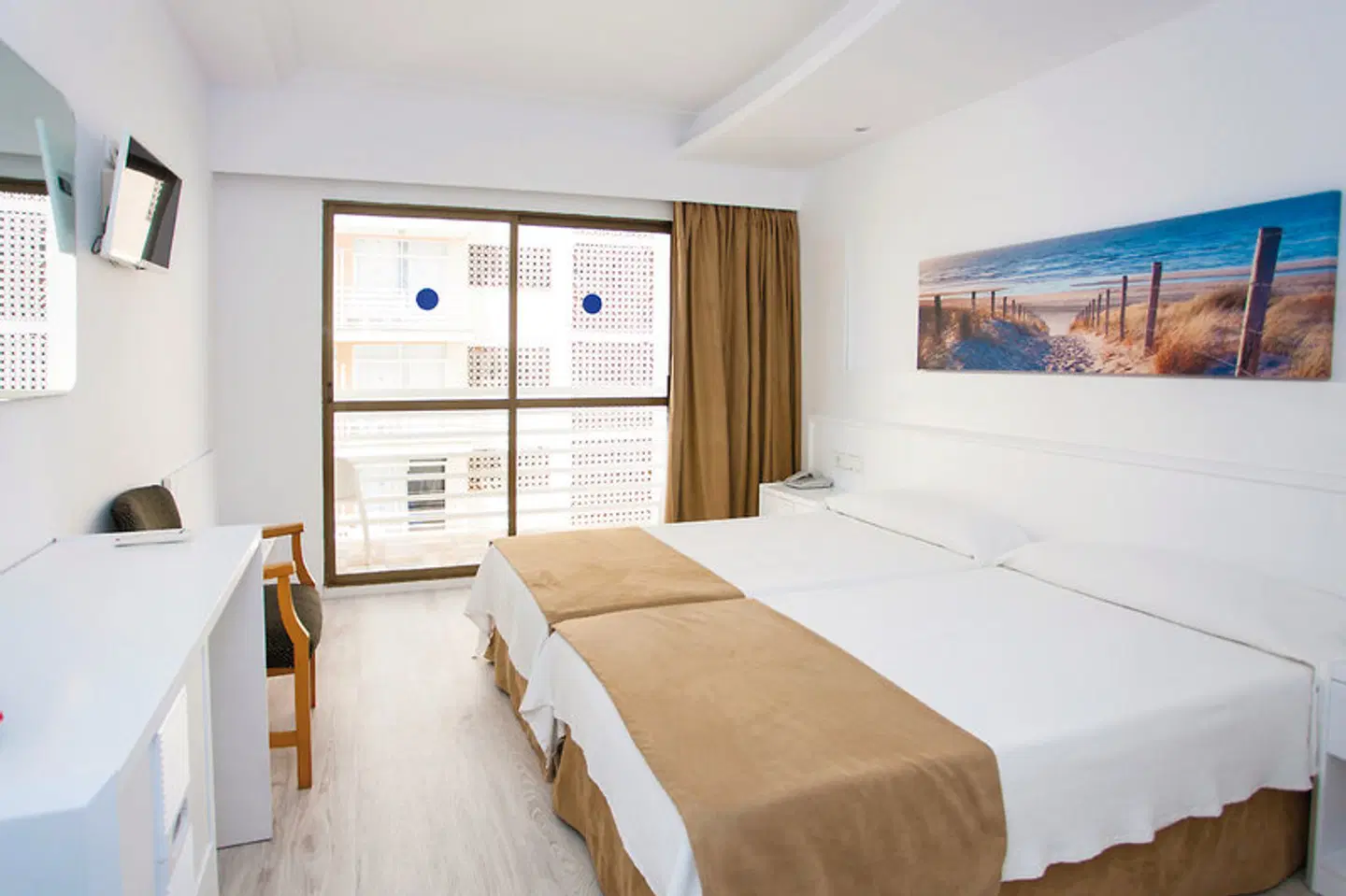 Kilimanjaro ROOM_EXAMPLE