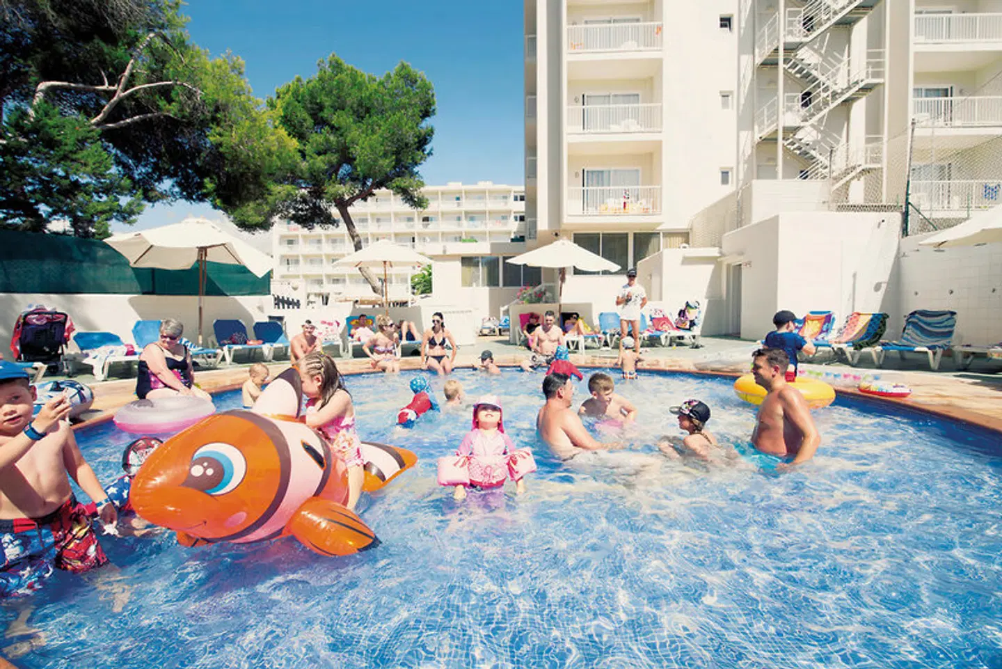 Coral Beach by LLUM OUTDOOR_POOL