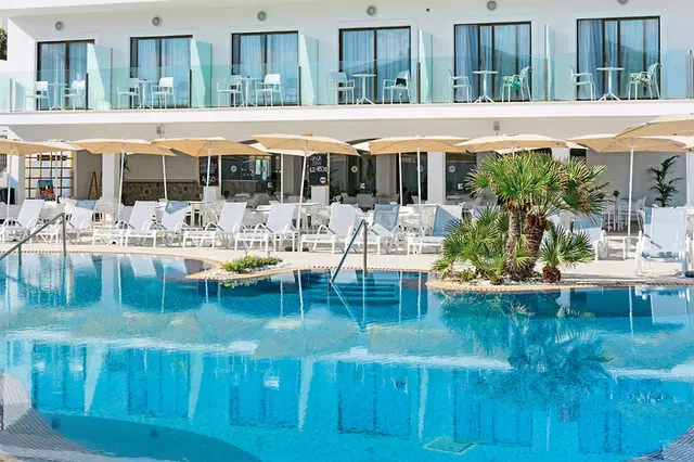 HSM Regana OUTDOOR_POOL