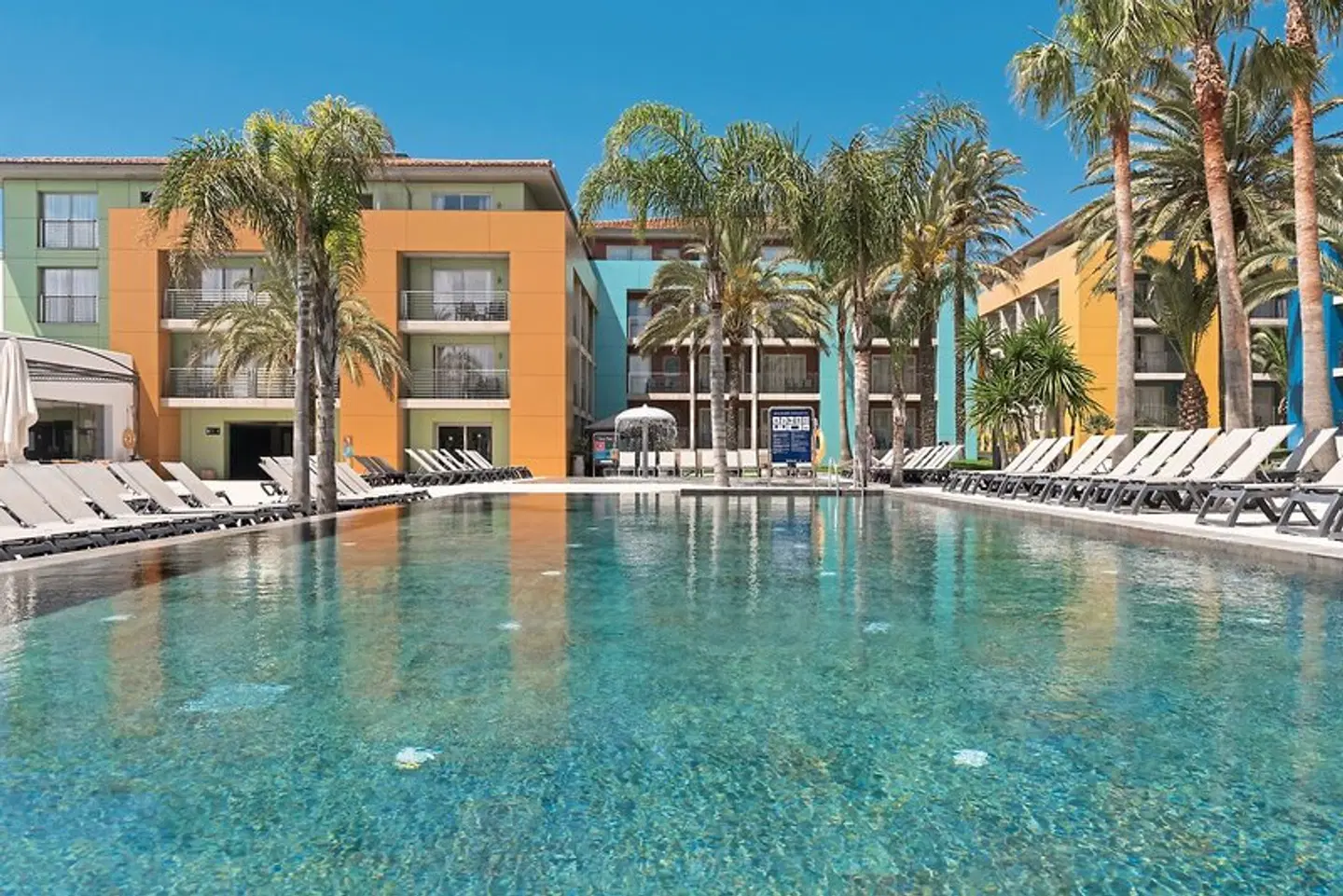 Seth Punta Prima OUTDOOR_POOL