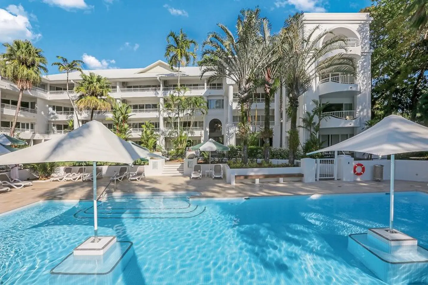 Alamanda Palm Cove by Lancemore OUTDOOR_POOL