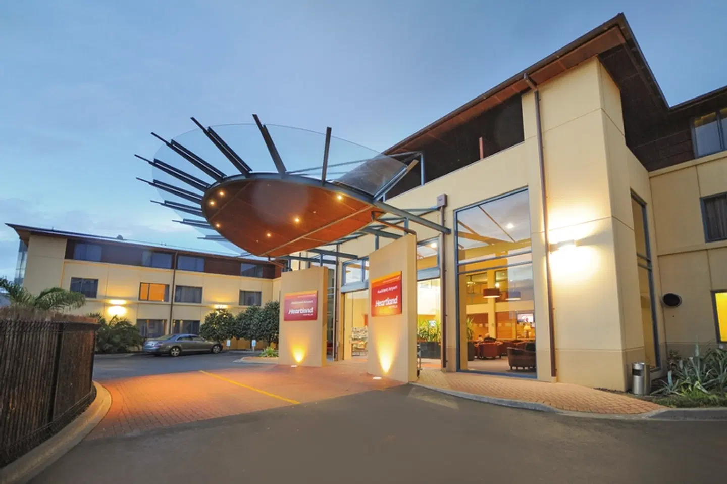 Heartland Hotel Auckland Airport EXTERIOR