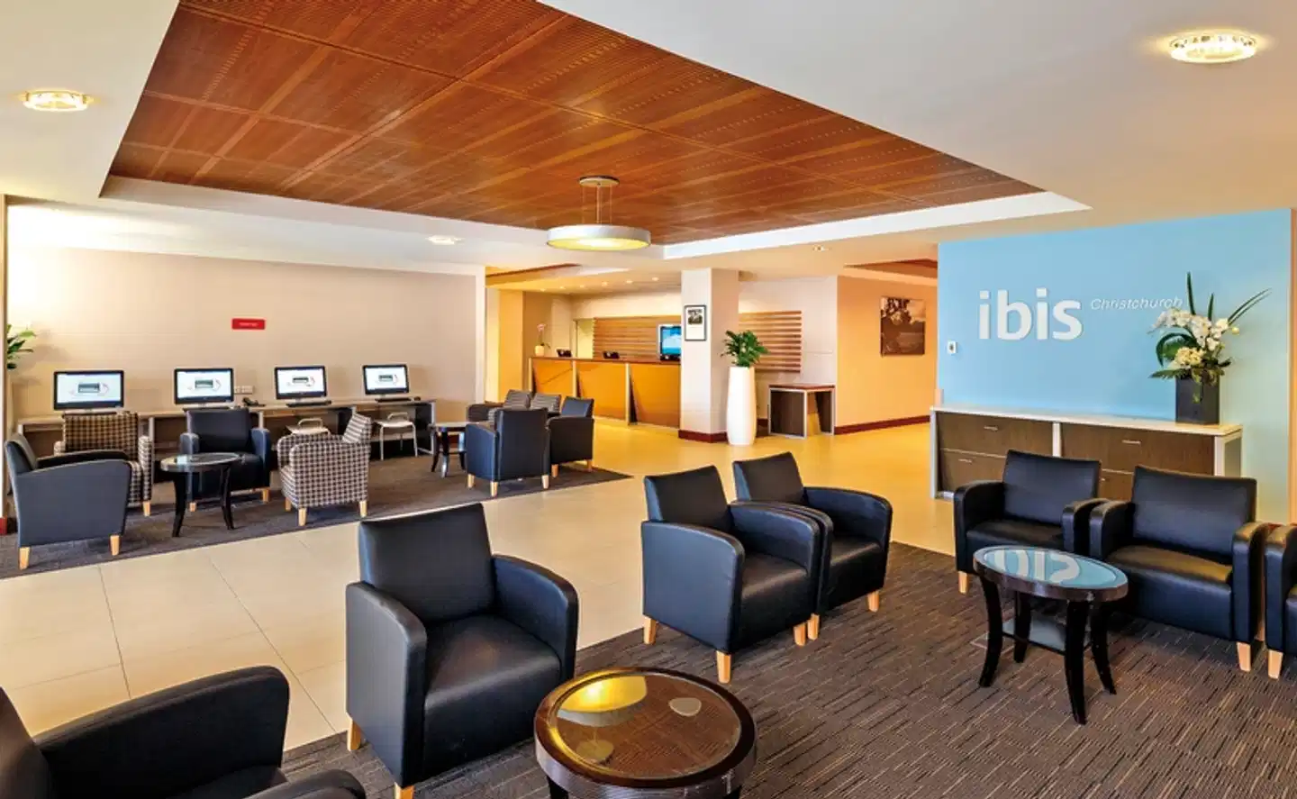 ibis Christchurch Lobby