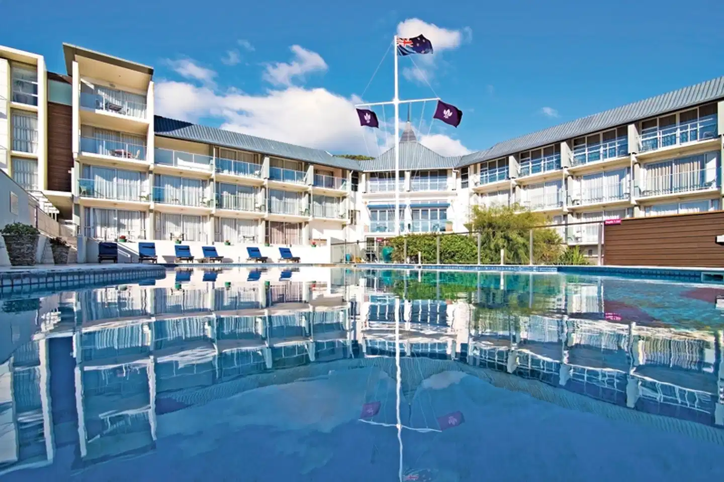 Edit Picton Hotel Pool