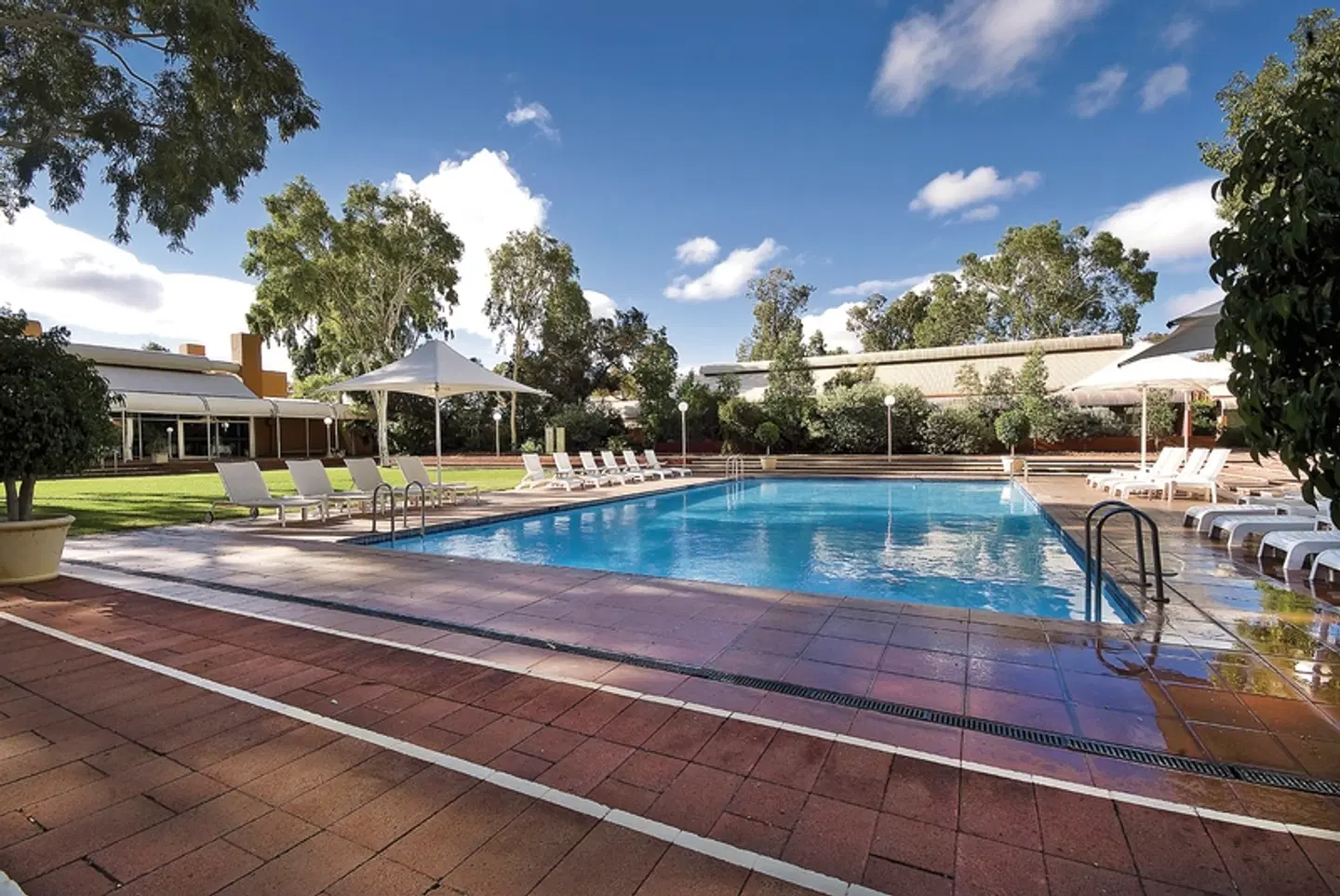 Desert Gardens Hotel OUTDOOR_POOL