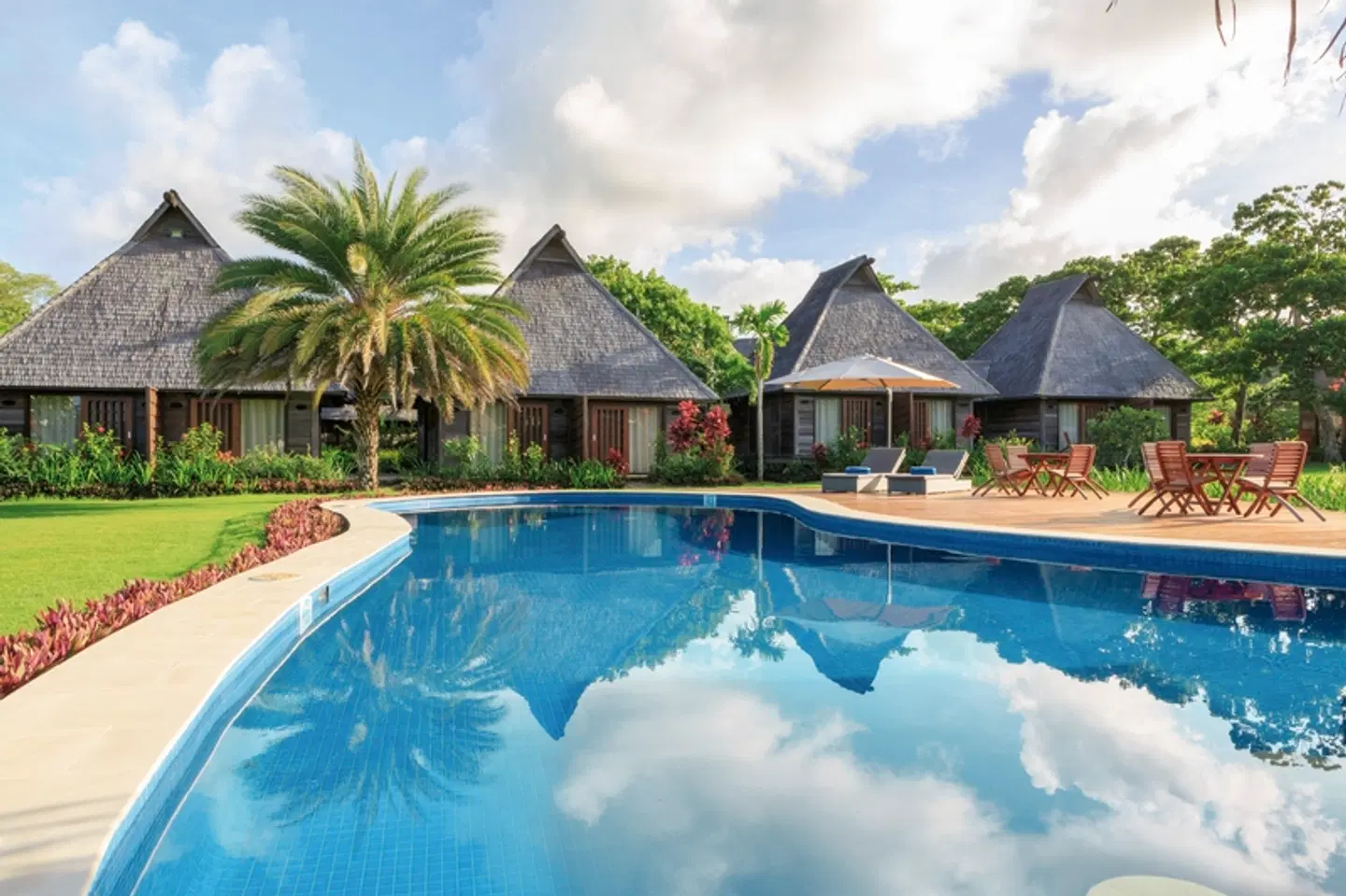 Yatule Resort & Spa OUTDOOR_POOL