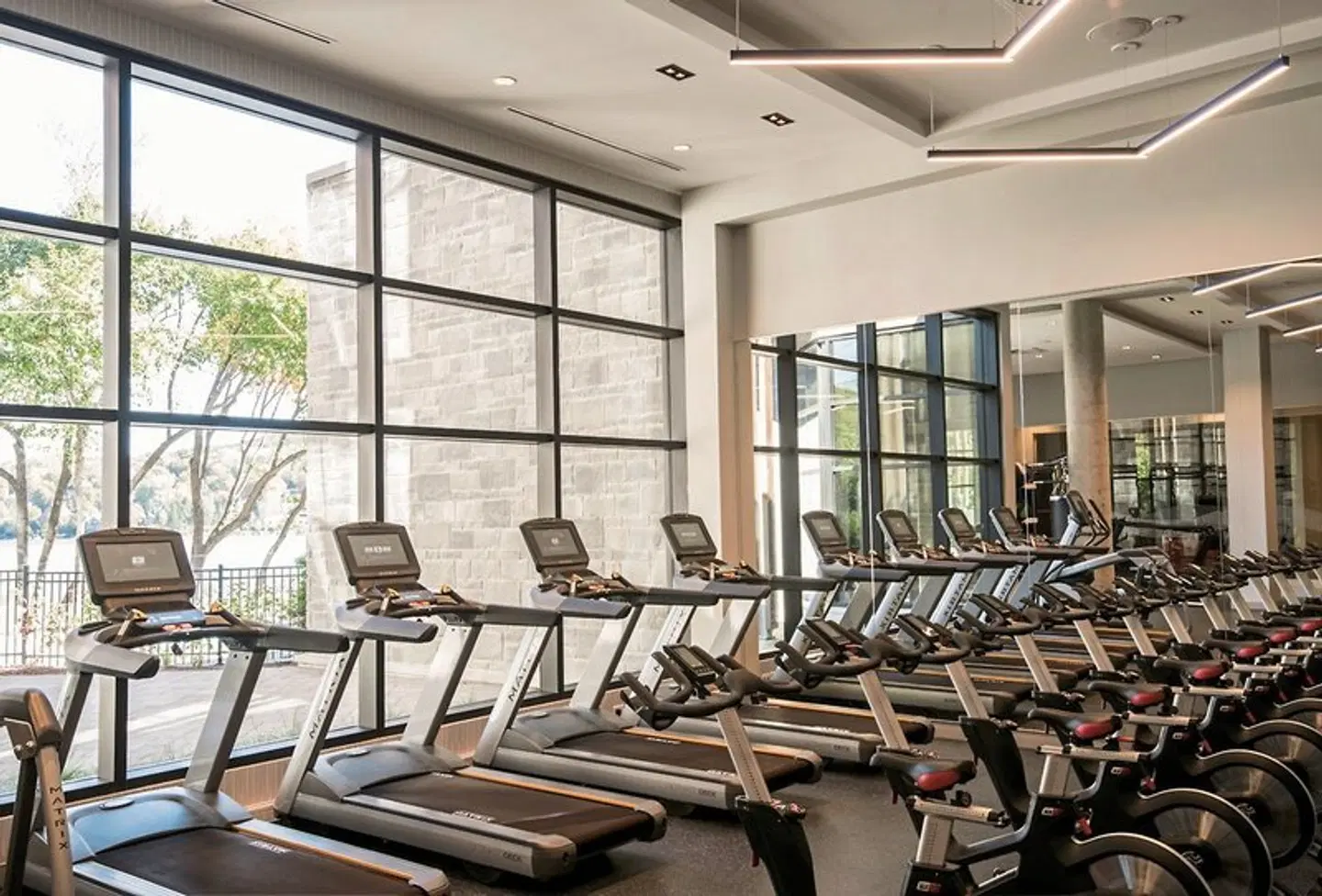Entourage Sur-le-Lac SPORTS_AND_LEISURE