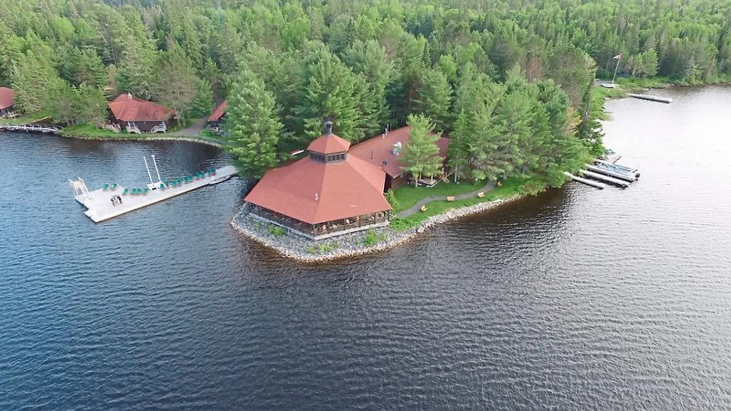 Arowhon Pines Strand