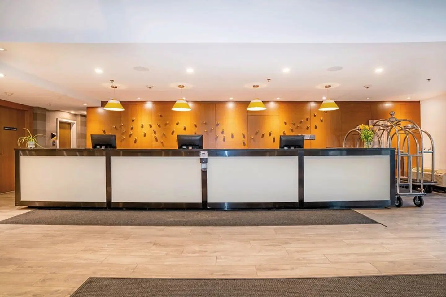 Sandman Hotel Hamilton LOUNGE_LOBBY
