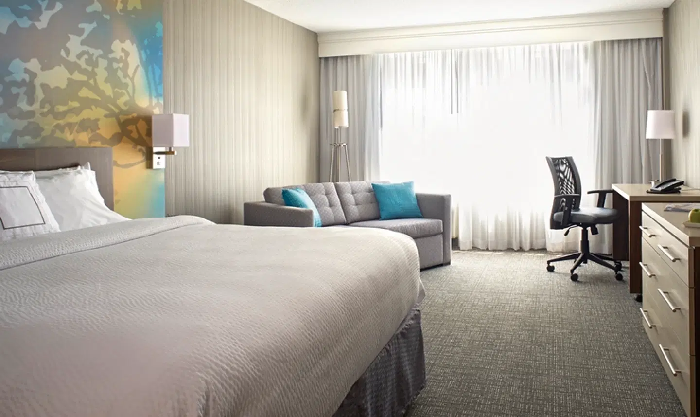 Courtyard by Marriott Downtown Toronto ROOM_EXAMPLE