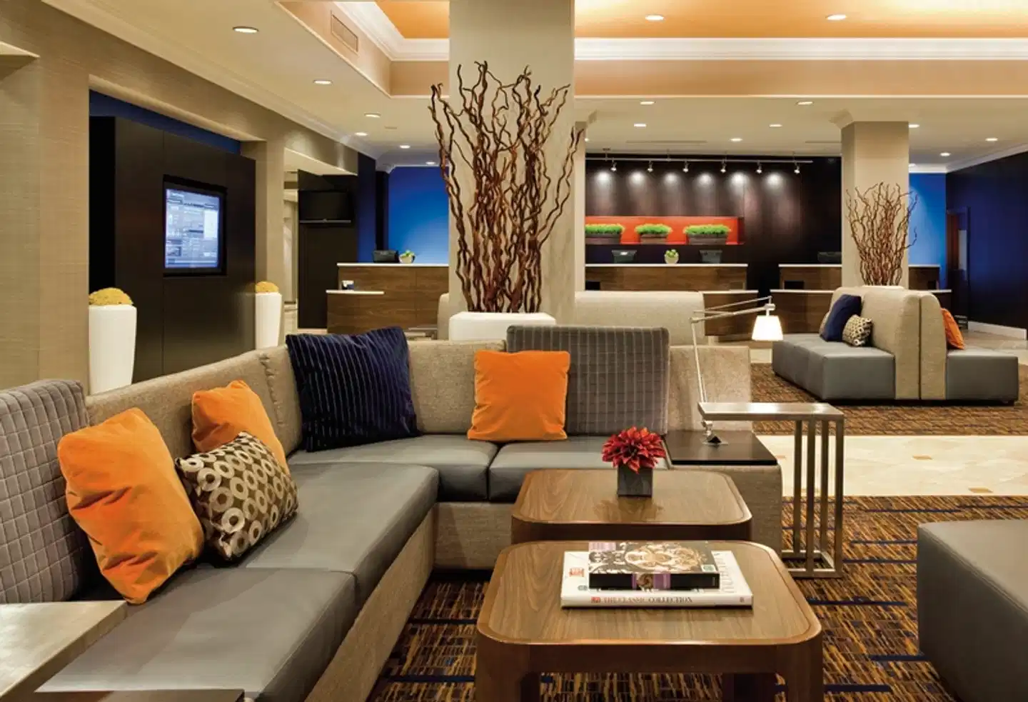 Courtyard by Marriott Downtown Toronto Lobby