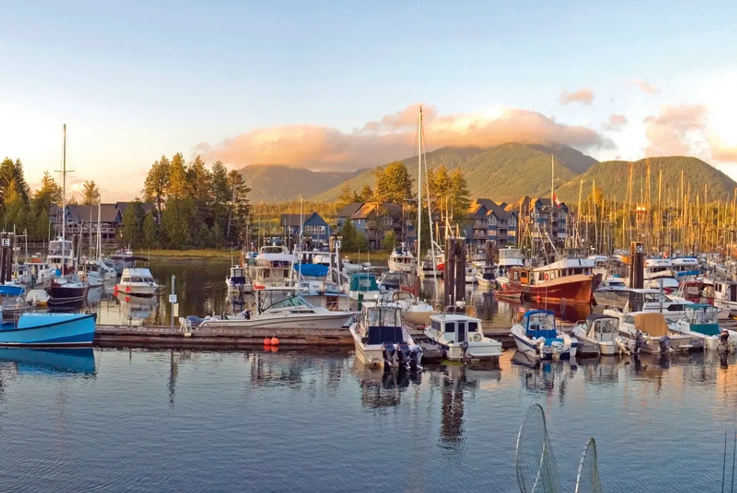 Water's Edge Shoreside Suites LANDSCAPE