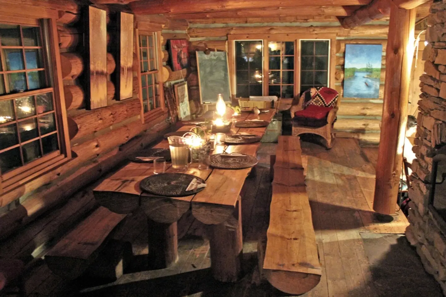 Algonquin mit dem Kanu - Lodge Restaurant