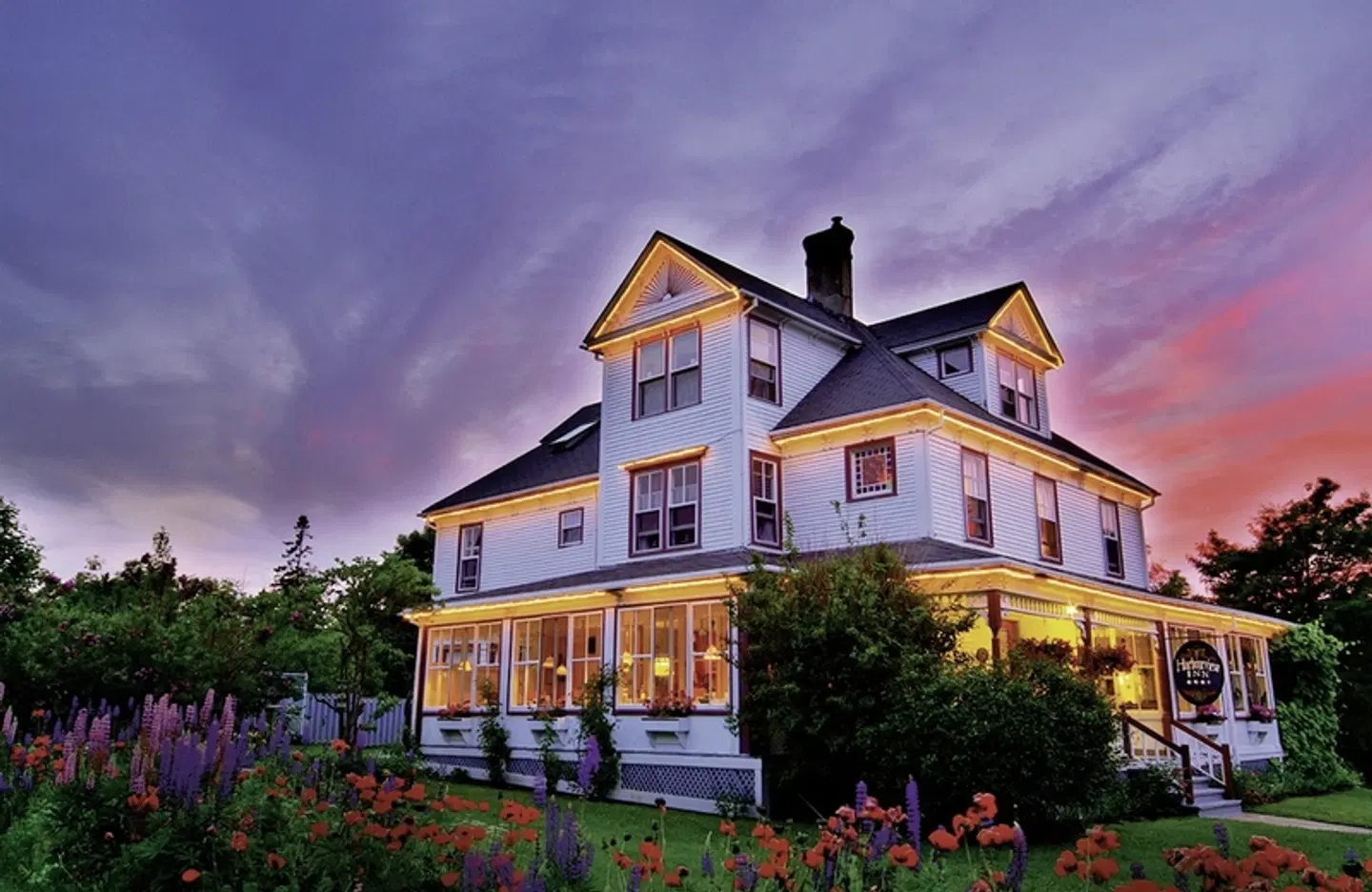 Harbourview Inn EXTERIOR