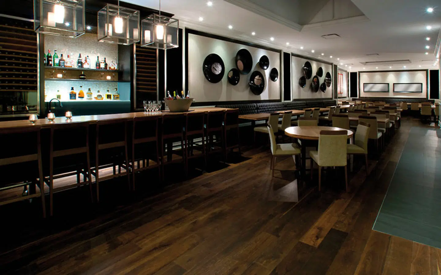 Hotel Manoir Victoria Bar
