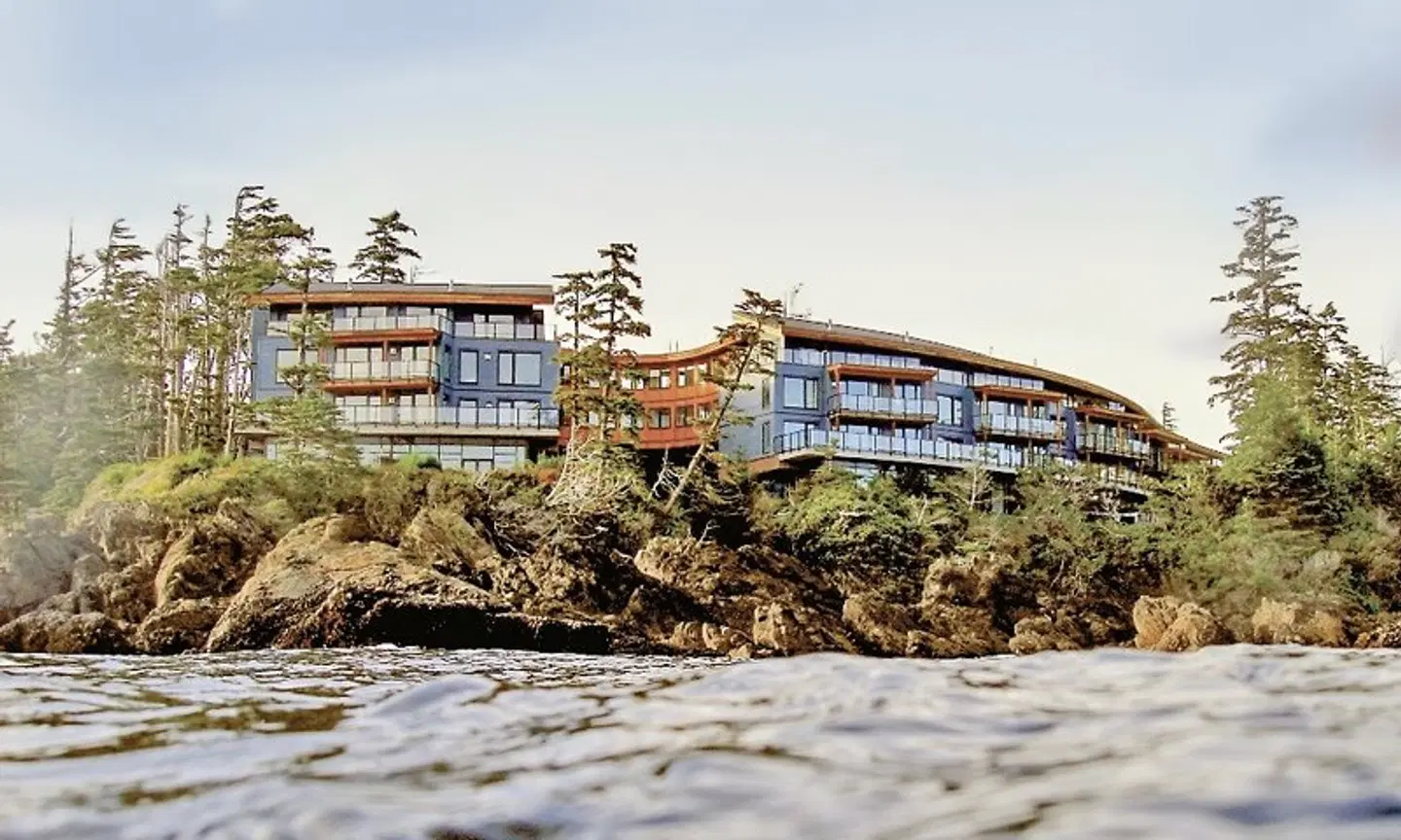 Black Rock Oceanfront Resort EXTERIOR