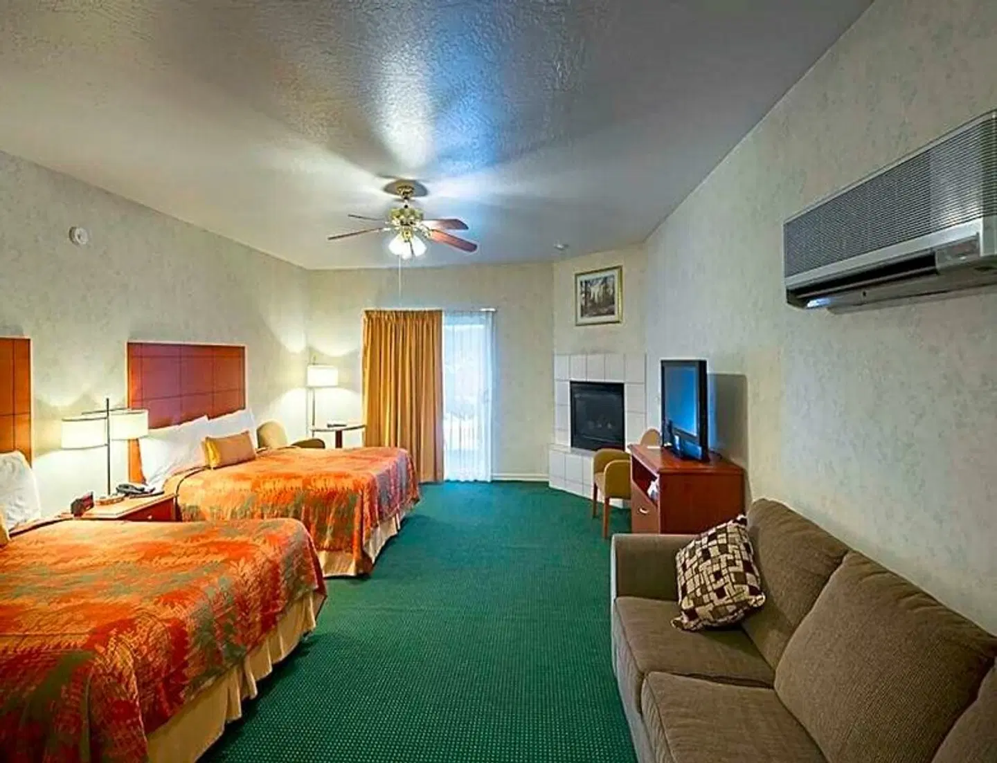 Yosemite Miners Inn ROOM_EXAMPLE