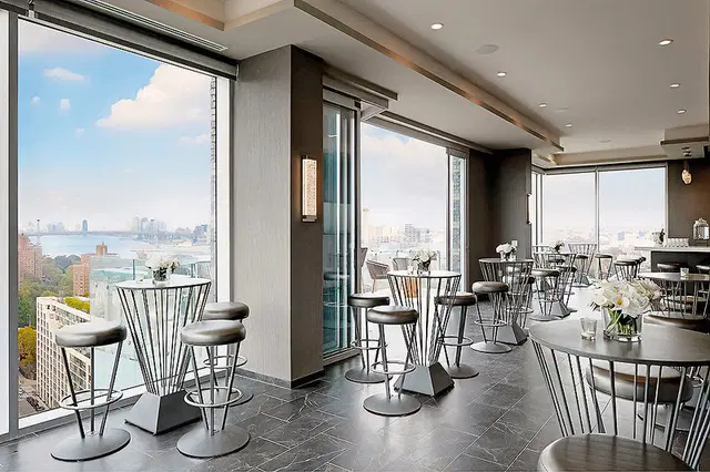 Hampton Inn Brooklyn Downtown Sport und Entertainment