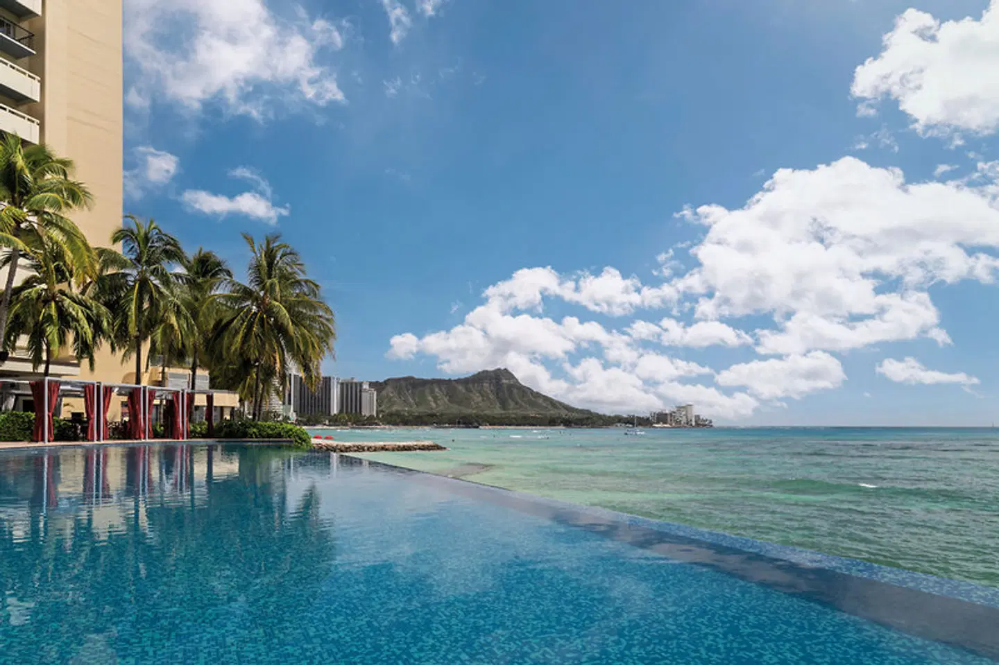 Sheraton Waikiki Beach Resort OUTDOOR_POOL
