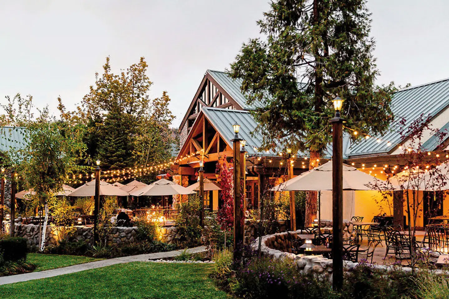 Tenaya Lodge at Yosemite EXTERIOR