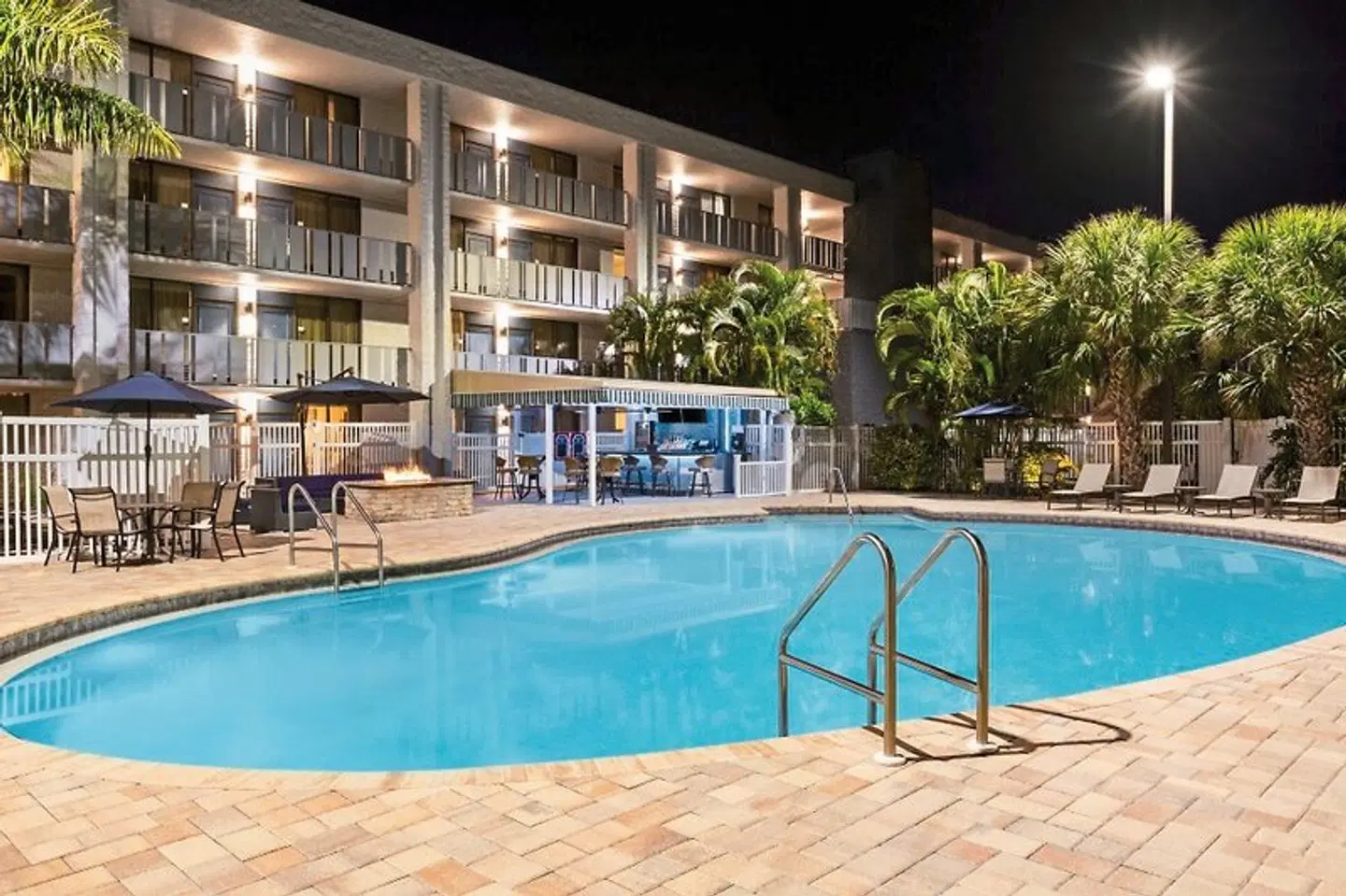 Spark by Hilton Siesta Key Gateway Pool