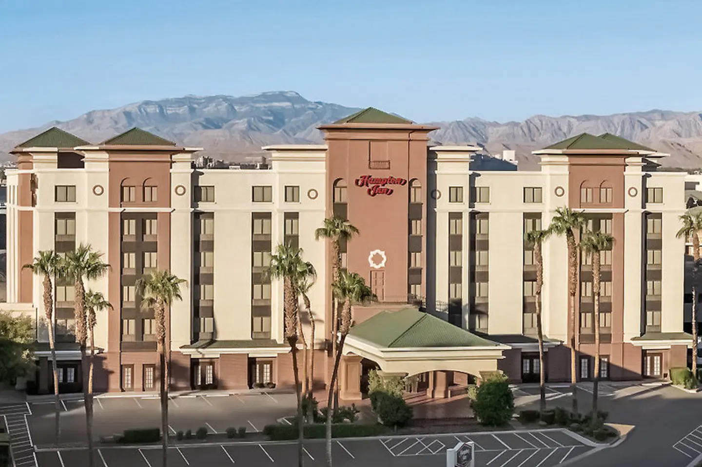 Hampton Inn Tropicana Aussenansicht