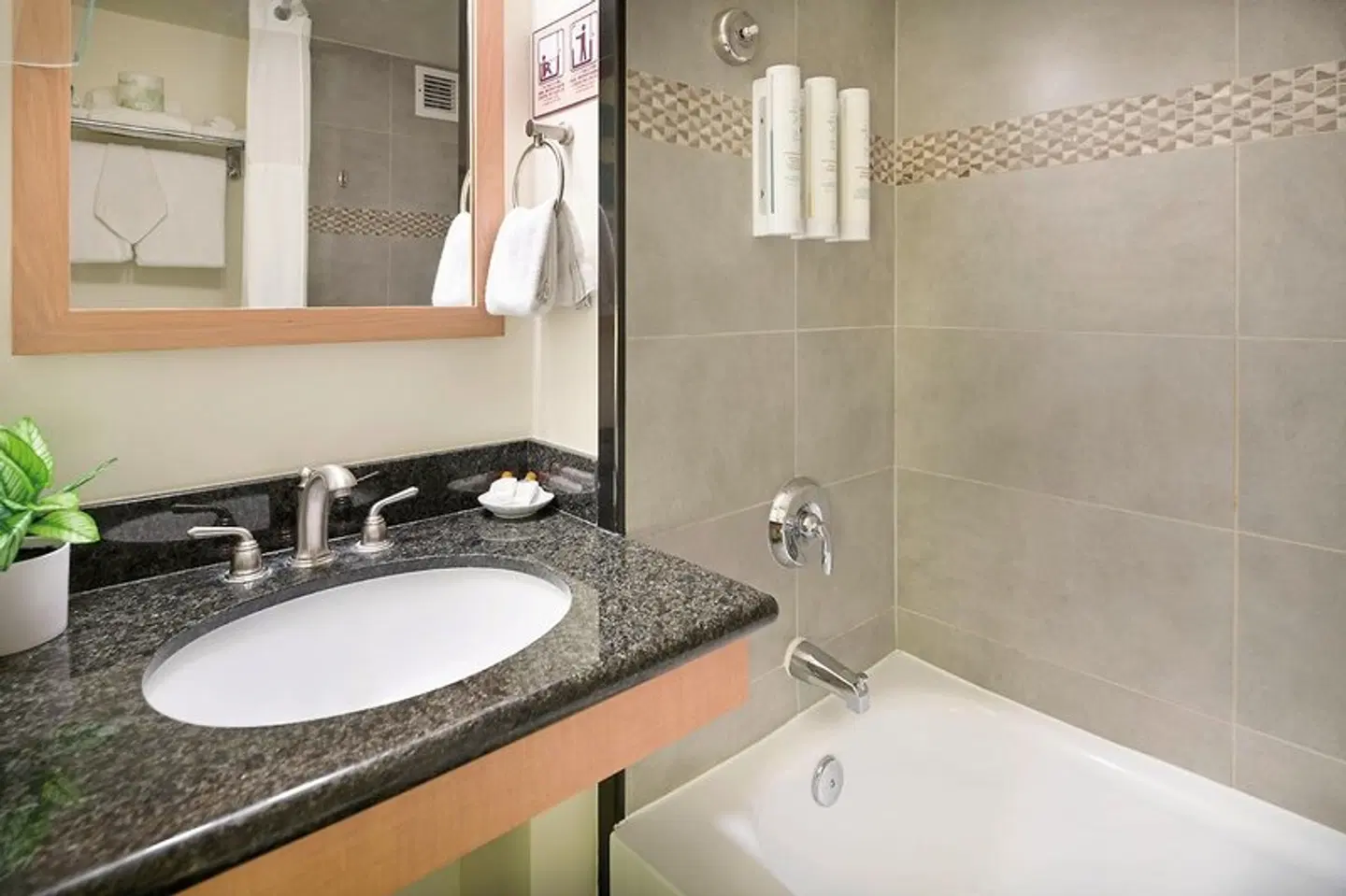 Vive Hotel Waikiki Badezimmer