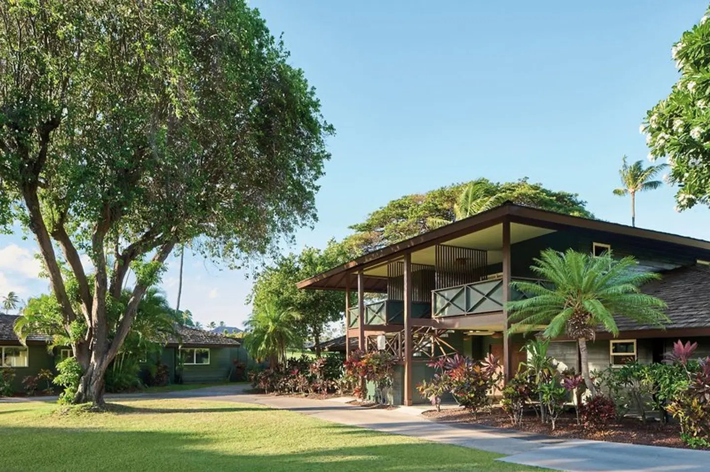 Royal Lahaina Resort & Bungalows EXTERIOR