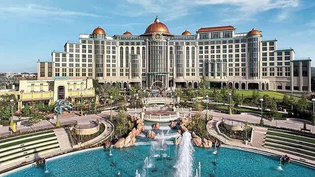 Universal Helios Grand Hotel, a Loews Hotel EXTERIOR