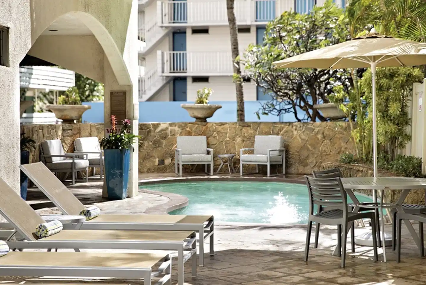 Coconut Waikiki Hotel Pool