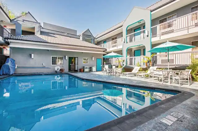 Quality Inn Near Hollywood Walk of Fame Pool