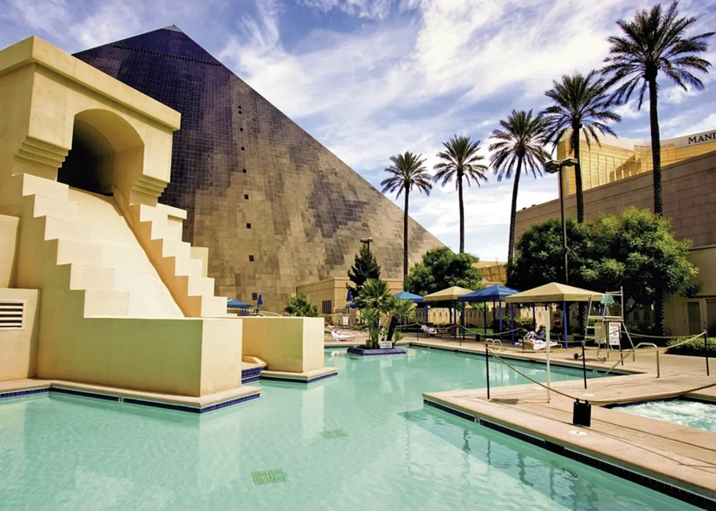 Luxor Las Vegas OUTDOOR_POOL