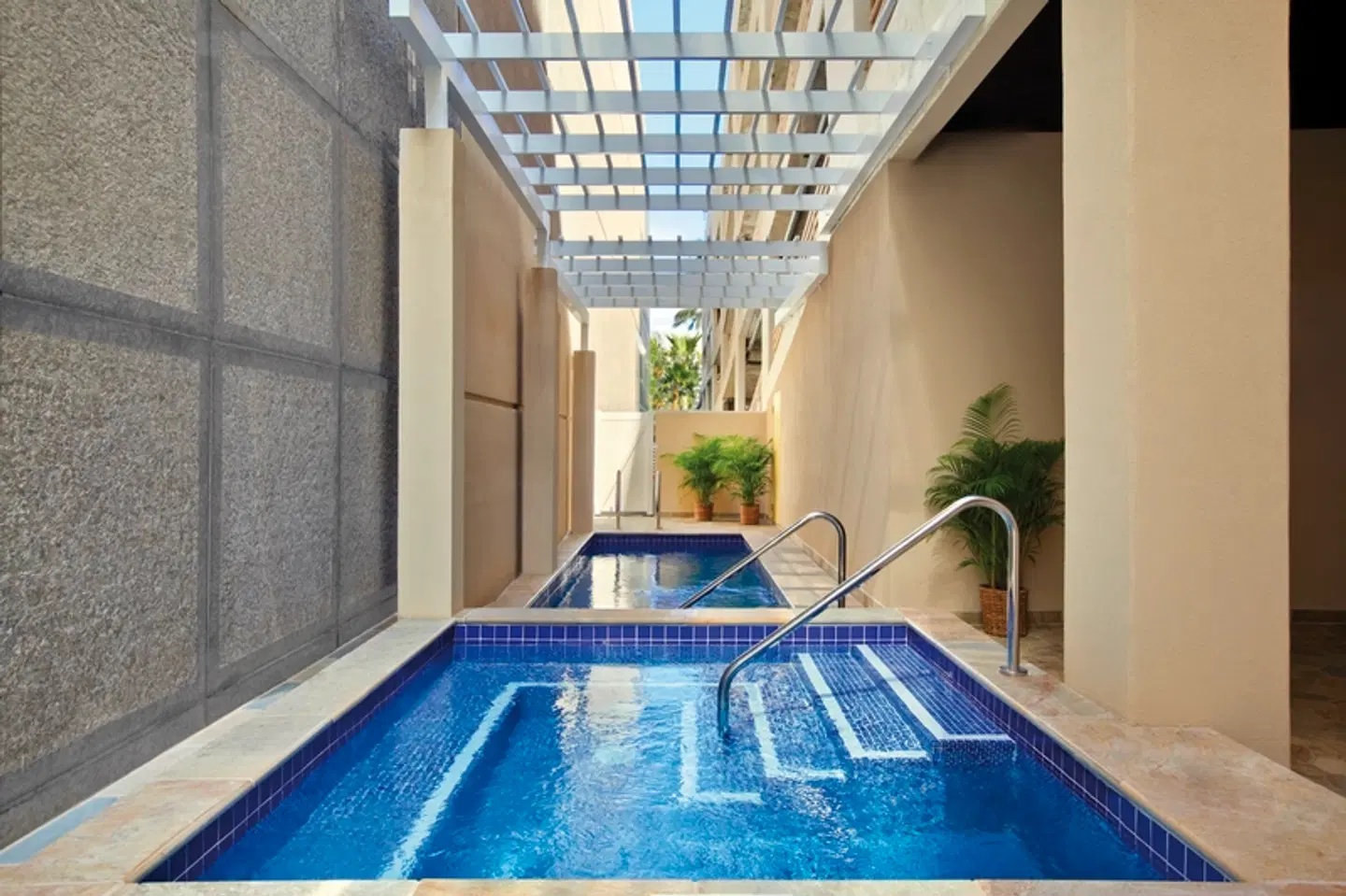 Waikiki Malia Hallenbad