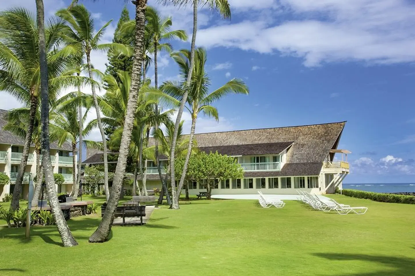The ISO.Island.Sky.Ocean. EXTERIOR