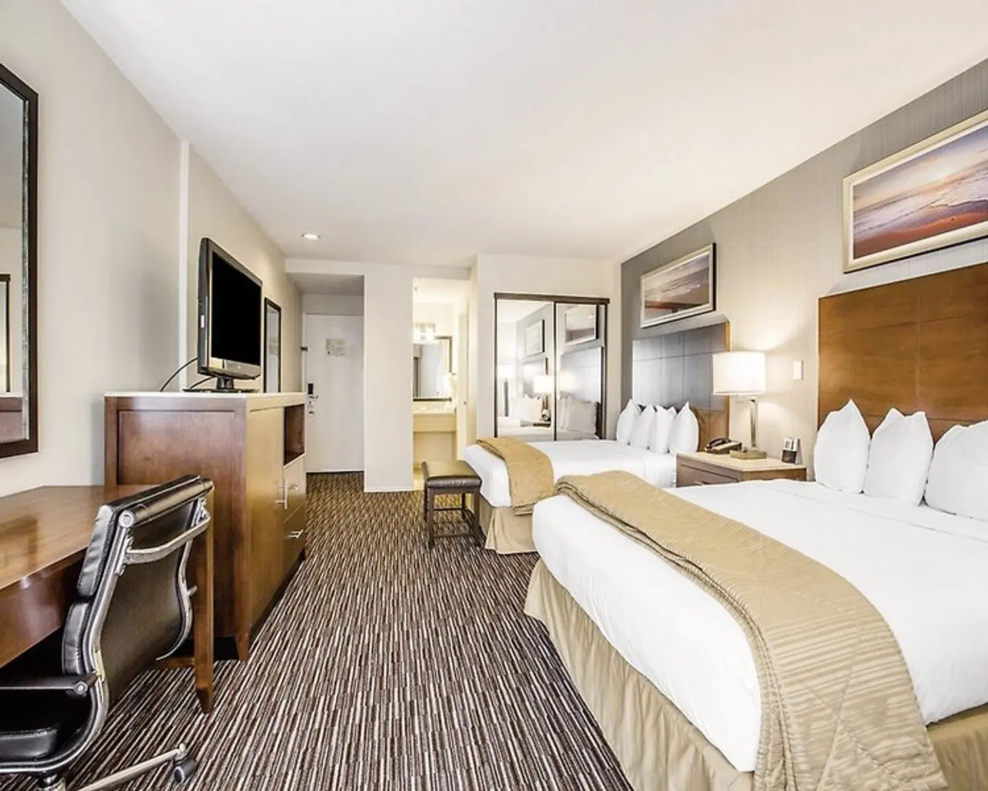 Quality Inn & Suites Hermosa Beach ROOM_EXAMPLE