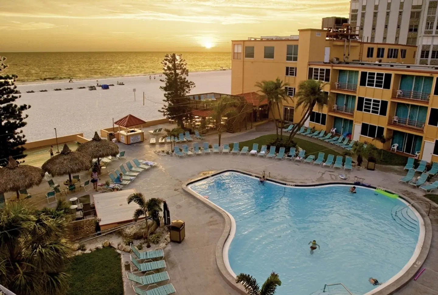 Dolphin Beach Resort OUTDOOR_POOL