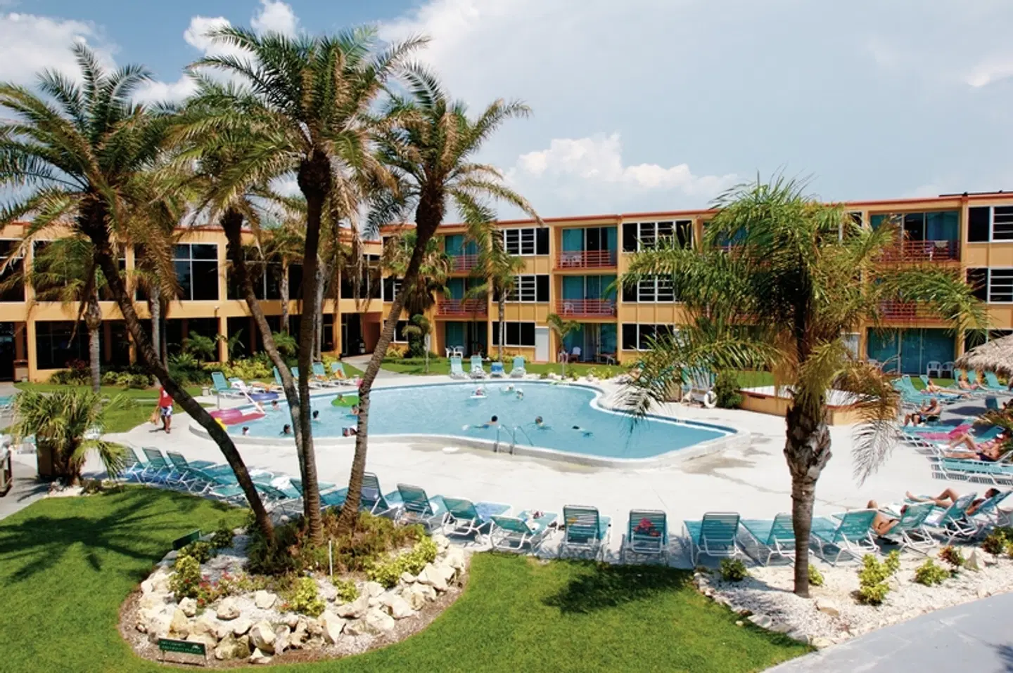 Dolphin Beach Resort EXTERIOR