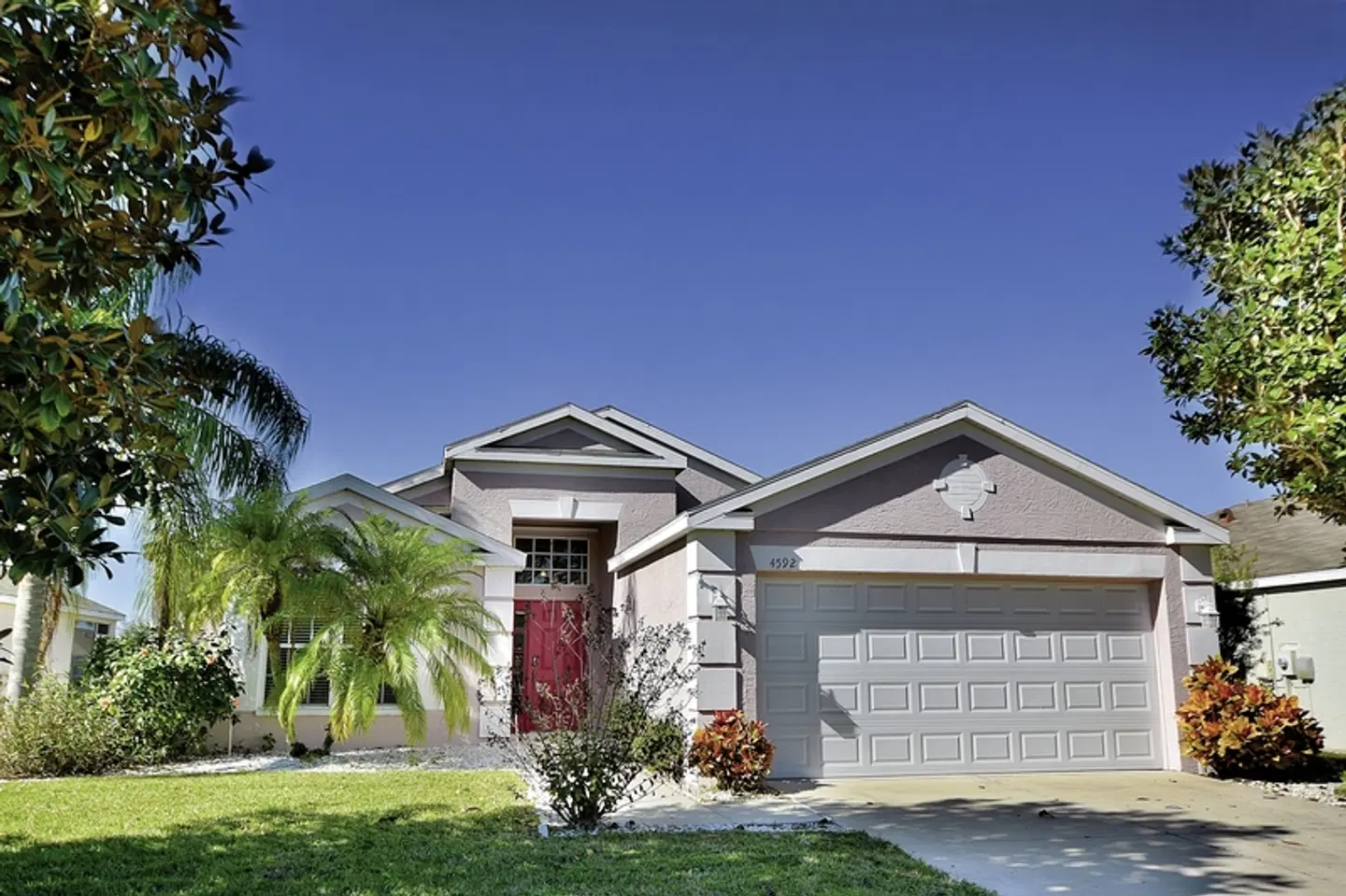 Gulfcoast Holiday Homes Sarasota Bradenton EXTERIOR